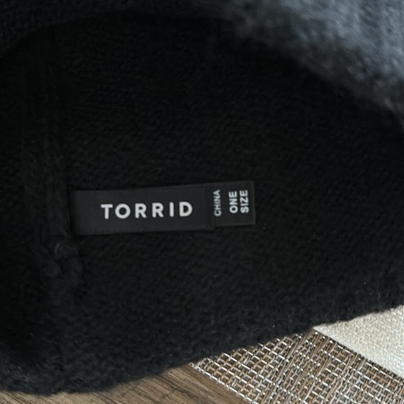 Torrid black faux fur studded hat - Picture 3 of 3